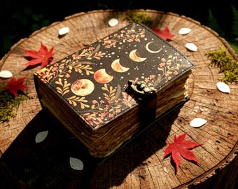 Diario Grimorio de Cuero con Fases Lunares: Libro de Hechizos Vintage de las Sombras, Regalo Personalizado para Él y para Ella