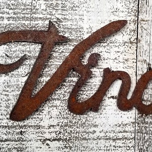Vino Metal Words, Amante del vino, Regalos de vino, Palabras de metal, Señalización, Cartas, Signo, Arte de patio de metal, Colgante de pared, Palabras de metal oxidado