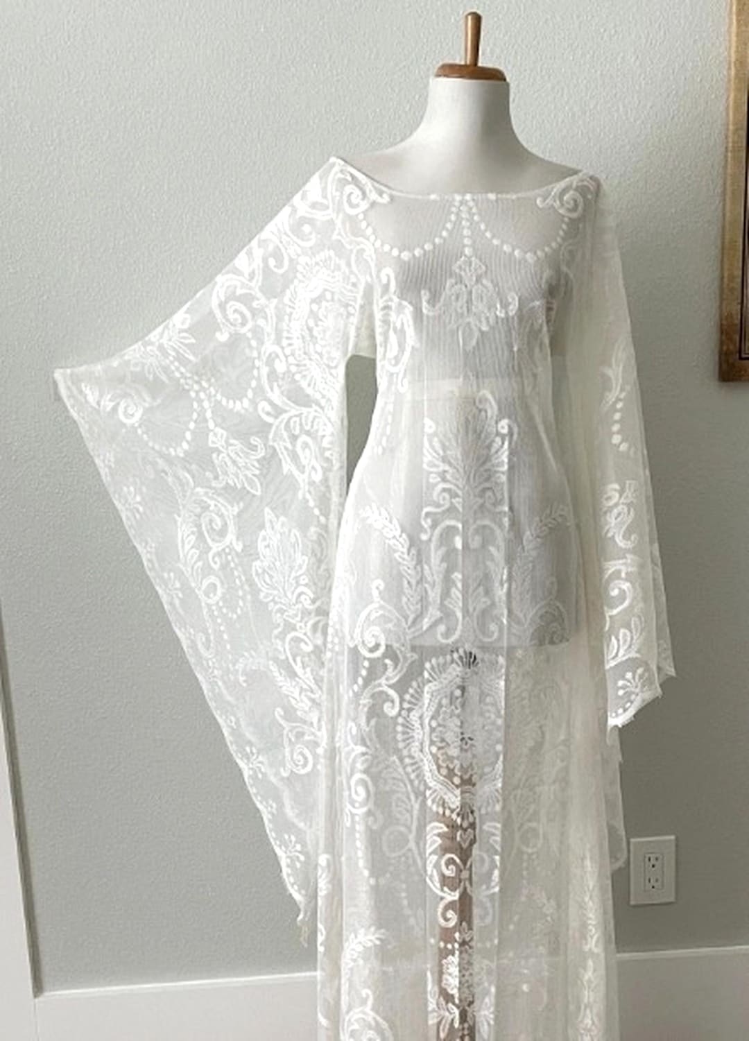 white by vera wang bell sleeve lace wedding dress Vera Wang | Dresses | White By Vera Wang Long Sleeve Lace Wedding Dress