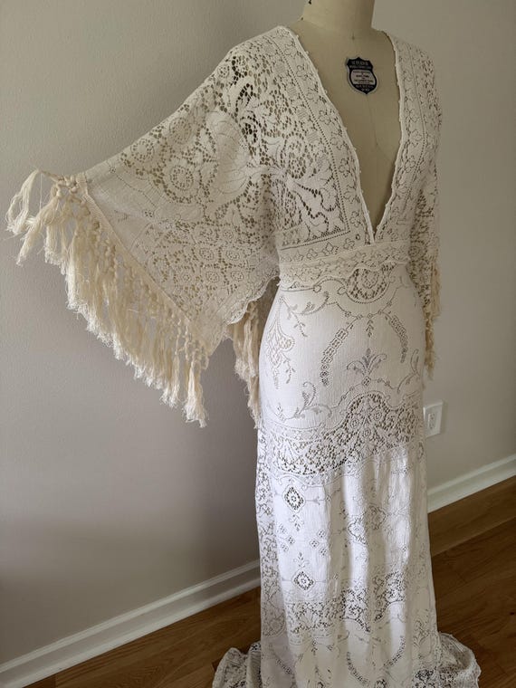 Boho Wedding Dress in Cream Vintage Lace Adjustable Fit, Plus Size Friendly