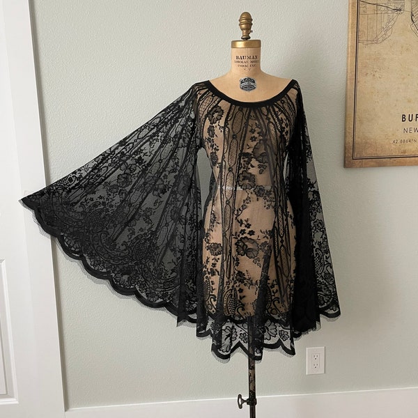 Black Bell Sleeve Embroidery Lace Dress