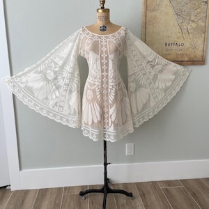 Boho ivoor trouwjurk met bell mouwen, boho trouwjurk, unieke trouwjurk, trouwjurk kant, schakingsjurk, eenvoudige bruidsjurk, trouwjurk