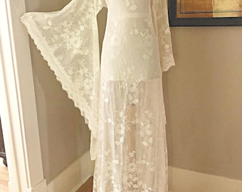 Vintage Lace Ethereal Wedding Dress: Flowing Boho Angel Sleeve Maxi