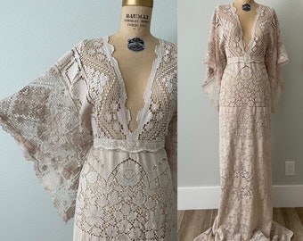 Vintage Boho Spitzenhochzeitskleid, Zigeunerhochzeitskleid, Boho Spitzenkleid, tiefes V-Hochzeitskleid, Boho Umstandskleid, Glockenärmelkleid