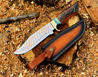 Cuchillo de acero damasco de cobre hecho a mano, mango de resina, funda de cuero.
