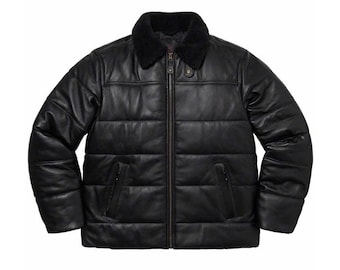 Chaqueta bomber acolchada de cuero negro para hombre con cuello de piel de cordero auténtica, ideal para invierno.