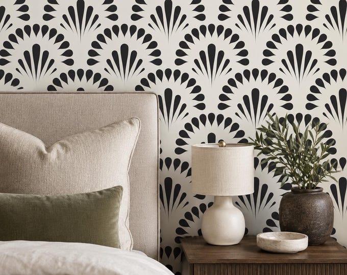 Art Deco Fan Wallpaper, Black & Cream Gatsby Wallpaper, Geometric Scallop Pattern, Retro 1920s Wall Decor