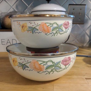 Vintage enamel metal mixing bowls