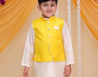 男の子の結婚式クルタパジャマジャケットセット: インドのデザイナースーツ