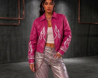 Bijgesneden echt leren damesjack met vlam studs - Edgy chique punk Rockstar motormode-bovenkleding