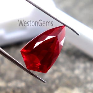 Non chauffé, non traité, 7,7 carats, forme de bouclier à facettes, rubis rouge, pierre précieuse en vrac, rubis de Birmanie, fabrication de bijoux certifiée, cadeau d'anniversaire
