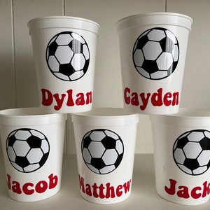 Bicchieri sportivi personalizzati - Calcio - Bomboniere - Feste sportive - Regali di squadra - Baseball - Basket - Bomboniere per squadre di cheerleader - Bicchieri sportivi