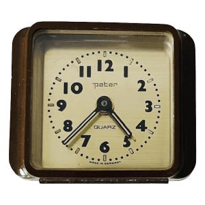 Vintage Junghans Peter Wecker aus der Mitte des 20. Jahrhunderts, Kunststoff, braun und gold, 1970er Jahre