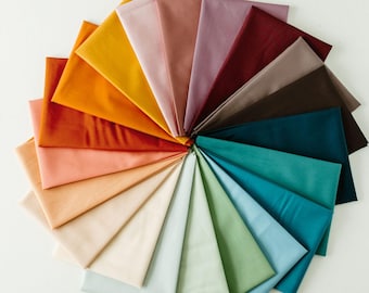 Suzy Quilts Signature Solids Fat Quarters Bundle for Art Gallery Fabrics