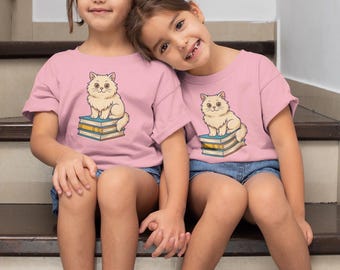 Cute Cat on Books kinder-T-shirt, dierenvriendshirt, terug naar school-outfit, cadeau voor kinderen, boekenwurm-T-shirt
