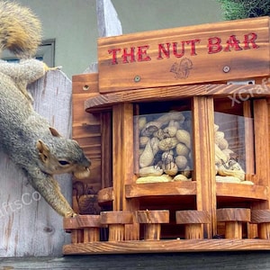 Wooden Squirrel Feeder with Stable Squirrels Stool Bar, Critter Feeder, Squirrel Nut Feeder, Feeding Station, Chipmunk Feeder