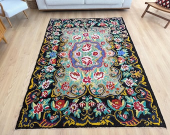 Vintage Moldovian Rose Kilim Rug: Handwoven Wool Floral Carpet