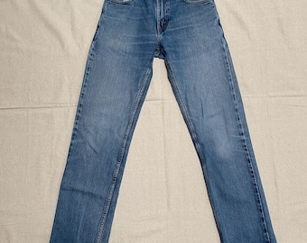 Vintage 2005 Levi's 505 Regular Fit W30, L34, Light Wash, Unisex