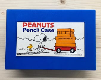 Vintage Peanuts Pencil Case Charlie Brown Snoopy Plastic Pens