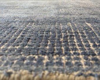 Alfombra de bambú, seda y lana anudada a mano en azul: alfombra hecha a mano, ideal para sala de estar y dormitorio.