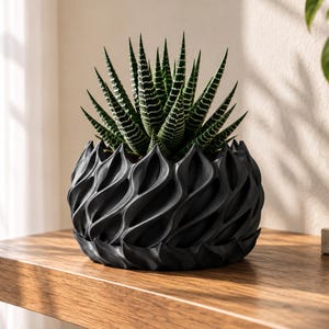Skulptural geometrisk 3D-tryckt kruka med avtagbar dräneringsbricka, organisk modern inomhusväxtkruka