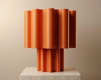 Skulpturale Tischlampe, moderne Nachttischlampe, Umgebungsbeleuchtung, einzigartiges Wohndekor, 3D gedruckte Lampe, warmes Nachtlicht, minimalistische Lampe