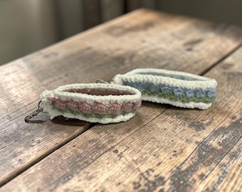 Hand Crocheted Tulip Wristlet Keychain, Textured Yarn Key Fob Holder