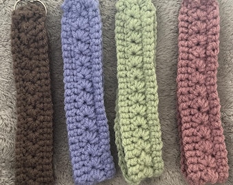 Hand Crocheted Wristlet Keychain with Metal Clasp – Textured Yarn Accessory