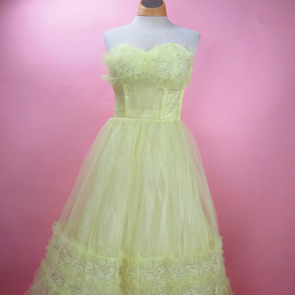 1950's Prom Dress Yellow Tulle Sweetheart Cupcake Dress Size Small