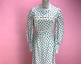 1970's Floral Prairie Cottage Dress