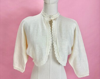 1950's Scalloped Cropped Cream Knit Sweater