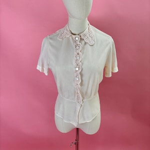 1950’s Pink Nylon Lace Collar Blouse