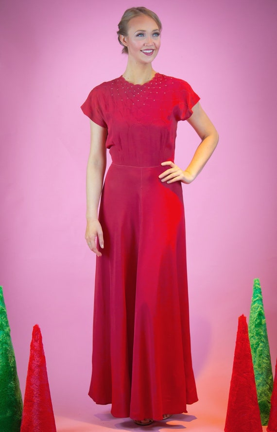 1940's DuBarry Scalloped Rhinestone Red Rayon Form