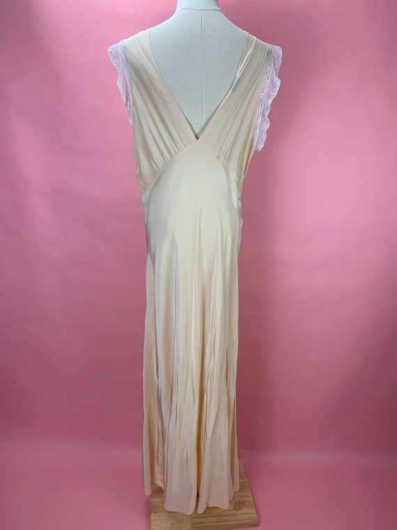 1940's Plus Size Rayon and Lace Nightgown Slip - image 4