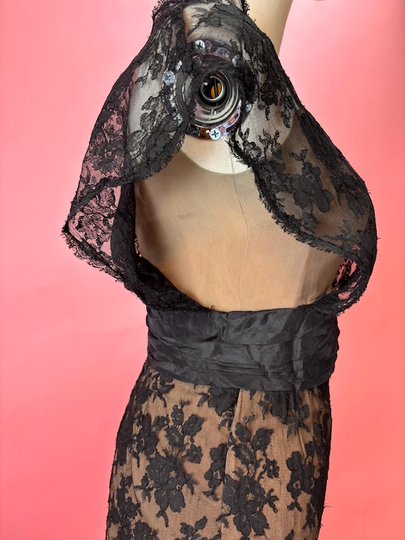 1950’s Lace Illusion Wiggle Cocktail Dress - image 5