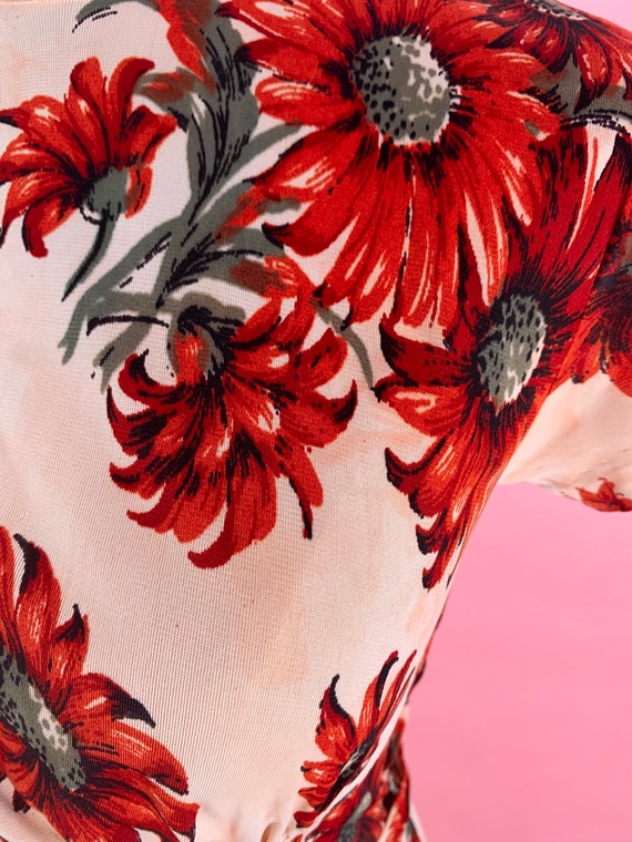 1940’s Rayon Jersey Sunflower Print Dress - image 6