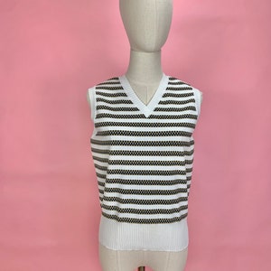 1970’s Knit Polyester Sleeveless Sweater Vest Med