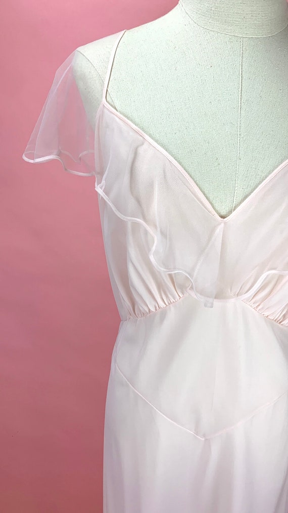 1960’s Deadstock Scalloped Pink Nightgown Size La… - image 3