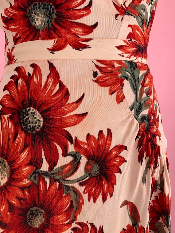 1940’s Rayon Jersey Sunflower Print Dress - image 5