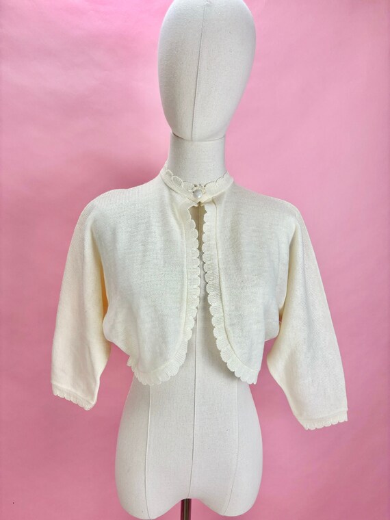 1950's Scalloped Cropped Cream Knit Sweater