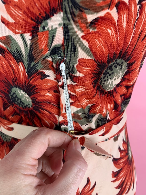 1940’s Rayon Jersey Sunflower Print Dress - image 7