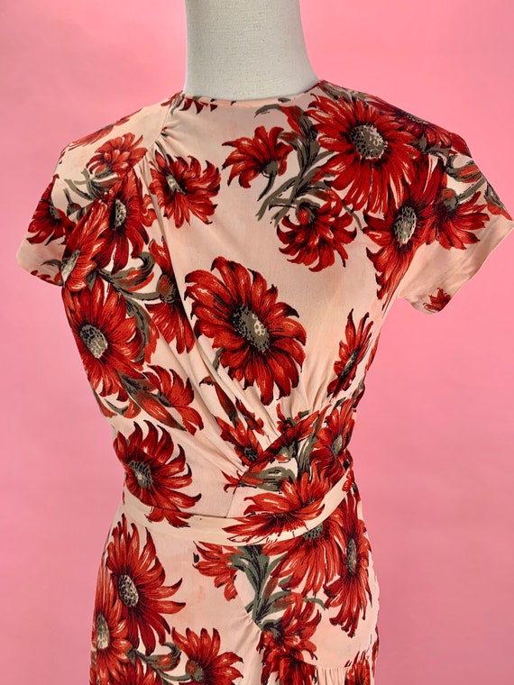 1940’s Rayon Jersey Sunflower Print Dress - image 3