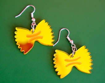 Pendientes de pasta farfalle con forma de pajarita / joyería acrílica llamativa