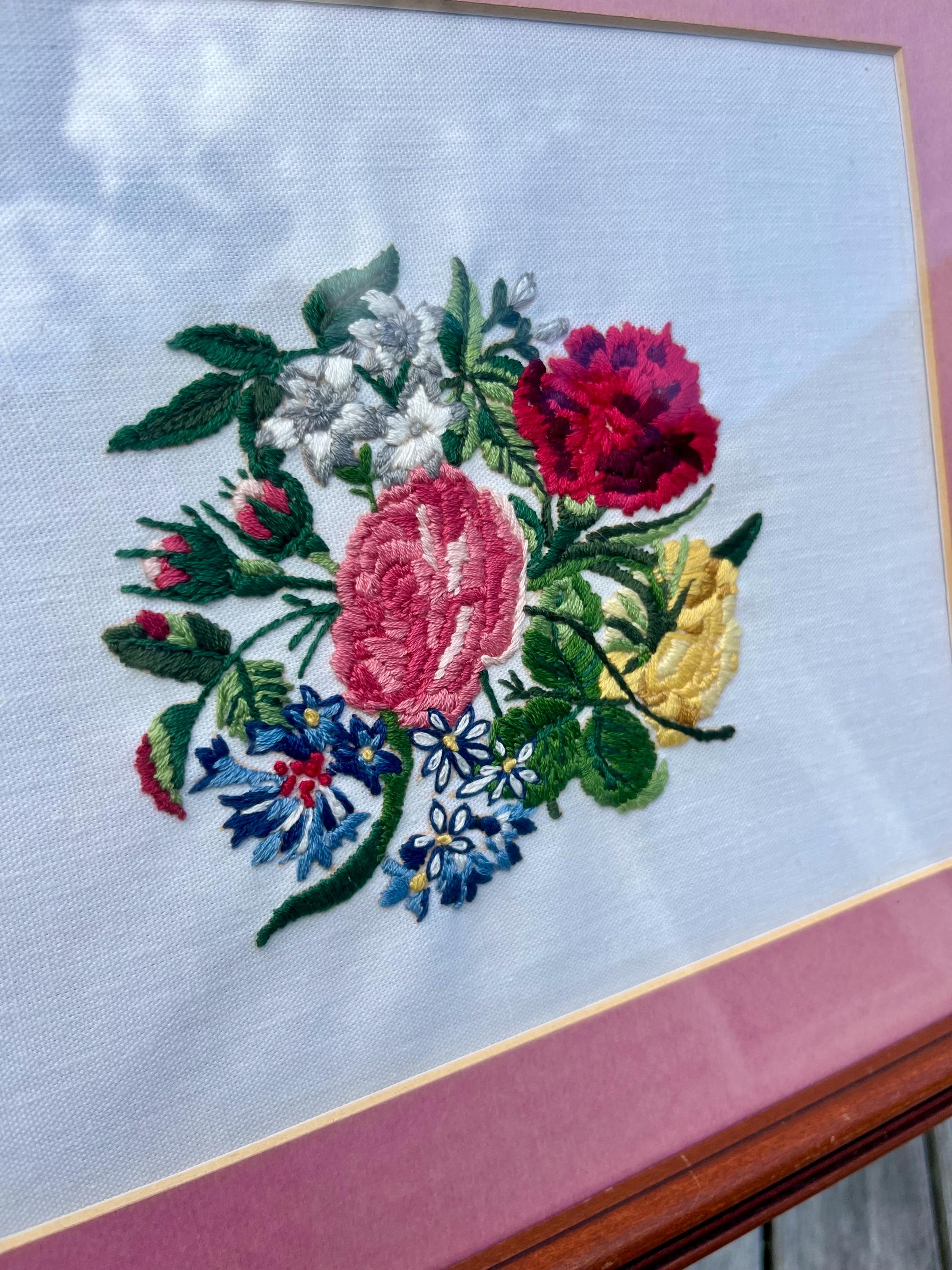 ヴィンテージ額入り花刺繍アート - 手縫いブーケ - Etsy 日本