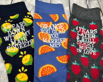 Calcetines personalizados de aniversario de frutas de 4 años para él, regalo del 4º aniversario, calcetines bordados personalizados para mi esposo, regalo de frutas, aniversario de frutas