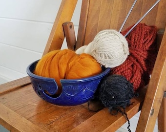 Yarn bowl / pottery yarn bowl / ceramic yarn bowl / knitting bowl / handmade / knitting gift / pottery / handmade gift / pottery / crochet