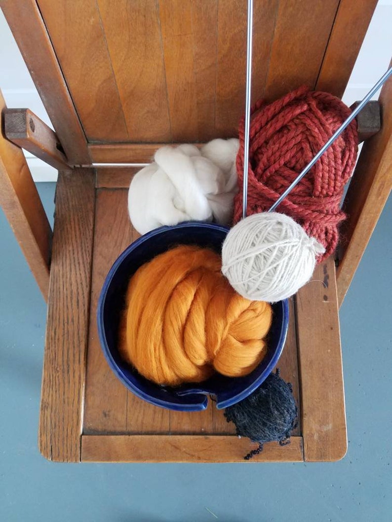 Bol à fil / bol à fil de poterie / bol à fil en céramique / bol à tricoter / fait main / cadeau tricot / poterie / cadeau fait main / poterie / crochet image 5