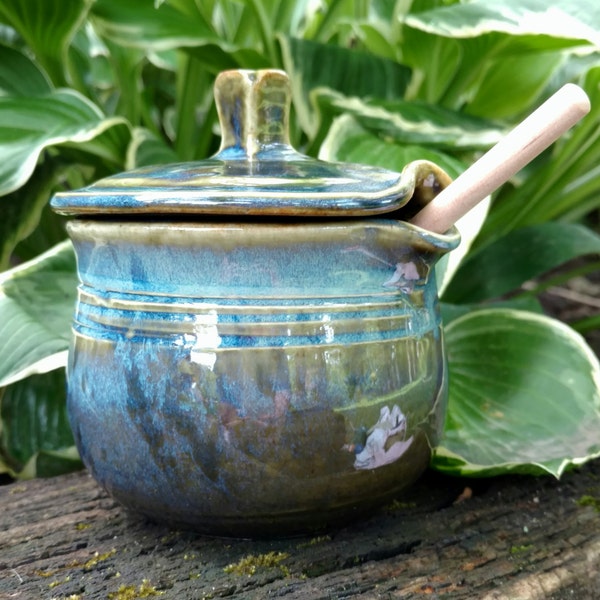 Pottery Honey Pot / handmade honey jar with wooden honey dipper / handmade honey pot / honey crock / ceramic sugar jar / Mother's day gift