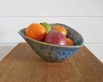 Asymmetrical Bowl / Modern bowl / pottery serving bowl / modern pottery bowl / handmade pottery bowl / ceramic serving bowl / fruit bowl