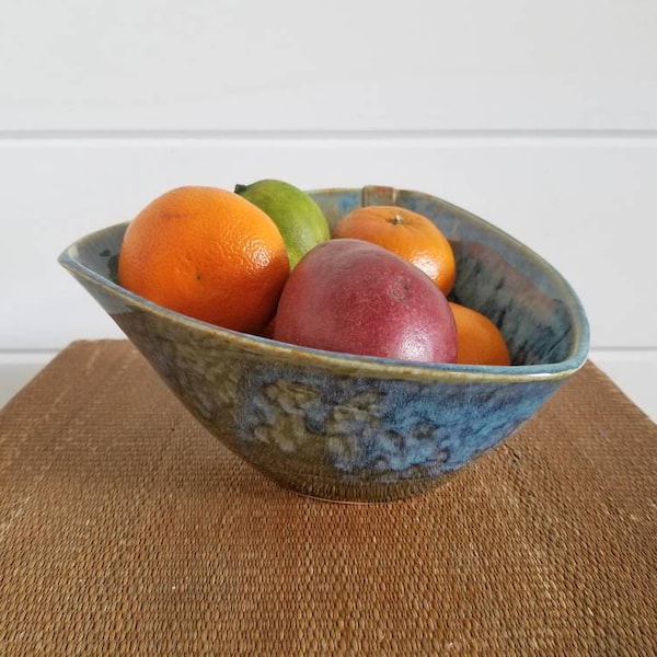 Asymmetrical Bowl / Modern bowl / pottery serving bowl / modern pottery bowl / handmade pottery bowl / ceramic serving bowl / fruit bowl